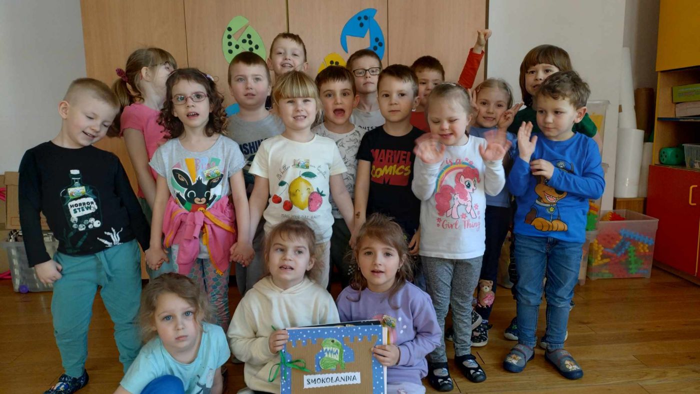 Grupa Koniki Polne zajęła III miejsce w ogólnopolskim konkursie za wykonanie "Smoczej Księgi" i zdobyła nagrodę w postaci biletów wstępu do Parku Świat Marzeń w Inwałdzie dla całej grupy. Gratulujemy!
