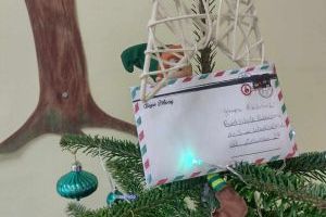 List od Elfa Chichotka z zagadkami bożonarodzeniowymi.